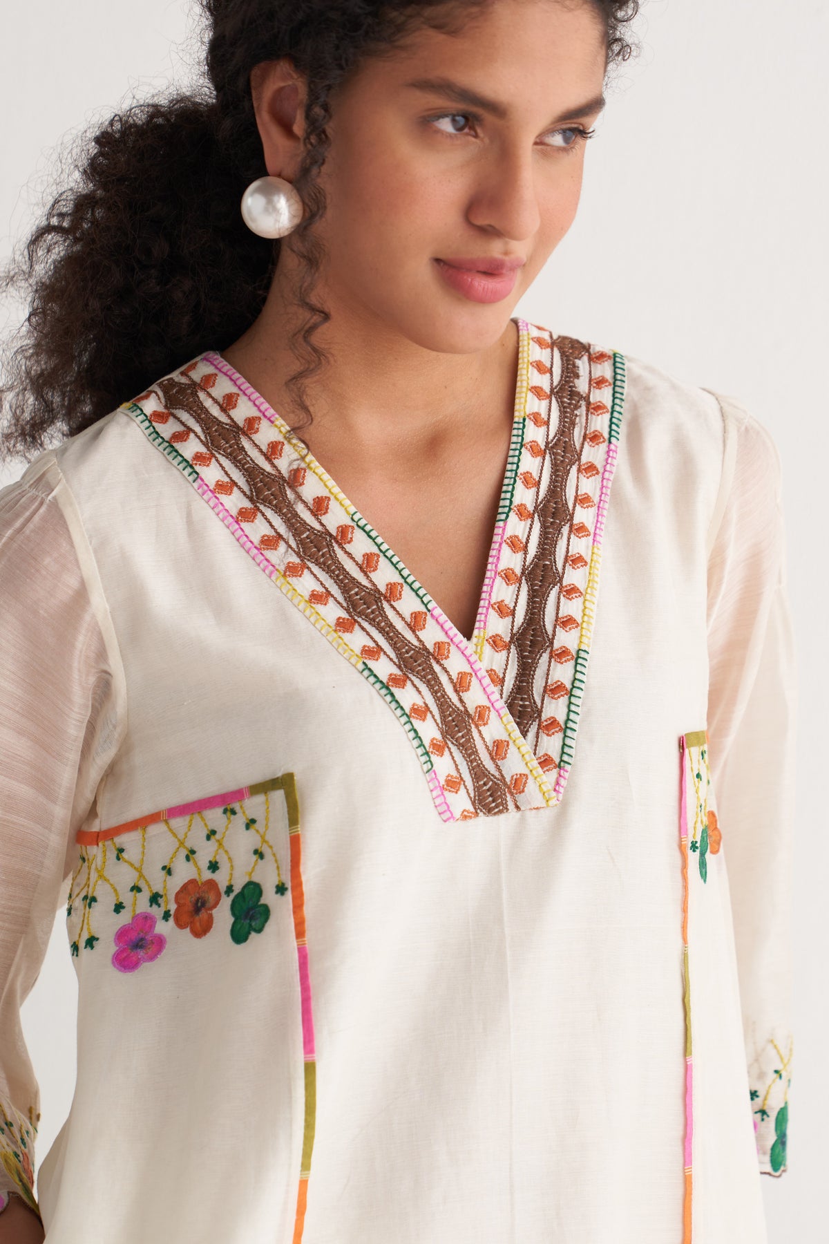 Ivory Floral Applique Streak Tape Kurta with Pants and scalloped Dupatta