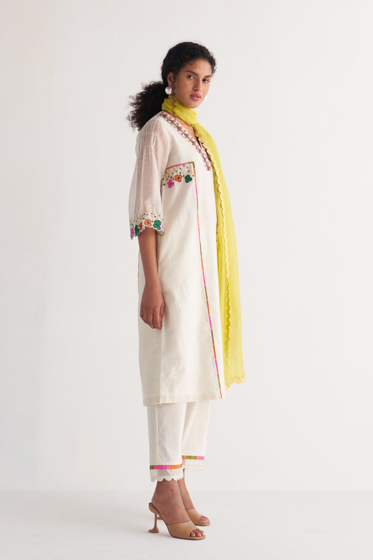 Ivory Floral Applique Streak Tape Kurta with Pants and scalloped Dupatta