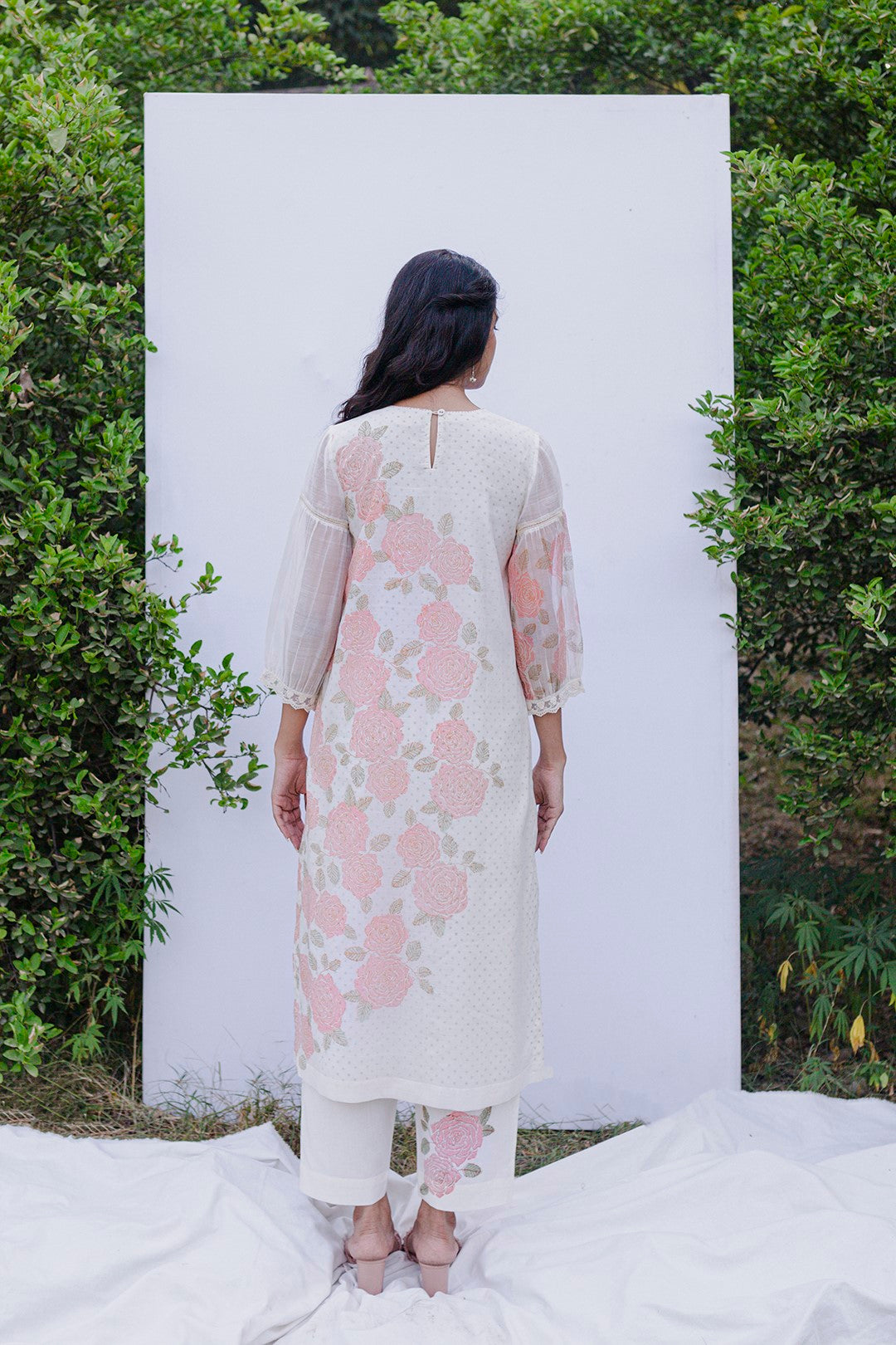 IVORY CHANDERI BLOCK PRINTED FLORAL PINK ROSE ARC KURTA WITH COTTON PANTS AND PRINTED STOLE