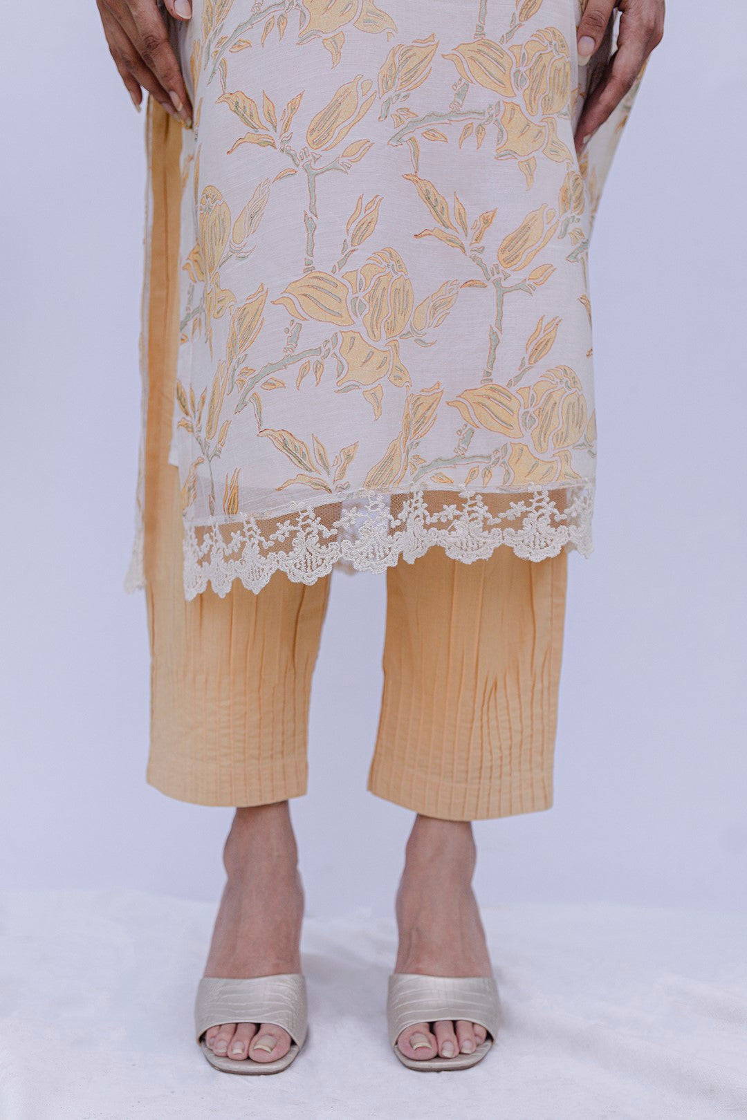 IVORY CHANDERI BLOCK PRINTED FLORAL YELLOW MAGNOLIA KURTA WITH COTTON PANTS AND LACE STOLE