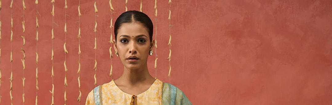 The Power of Grace: Redefining Everyday Grace with Shivani Bhargava's Kurta Set for Women
