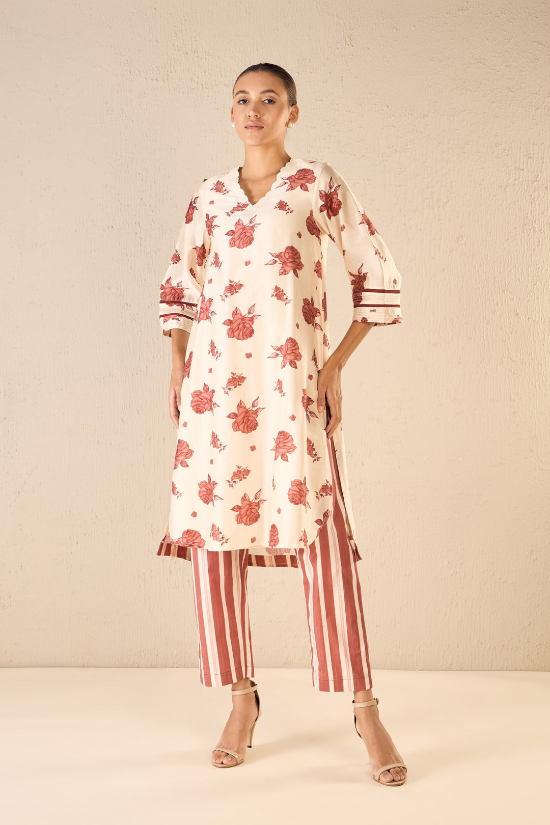 VINTAGE ROSE: RED ROSE CHANDERI SCALLOP NECK SET