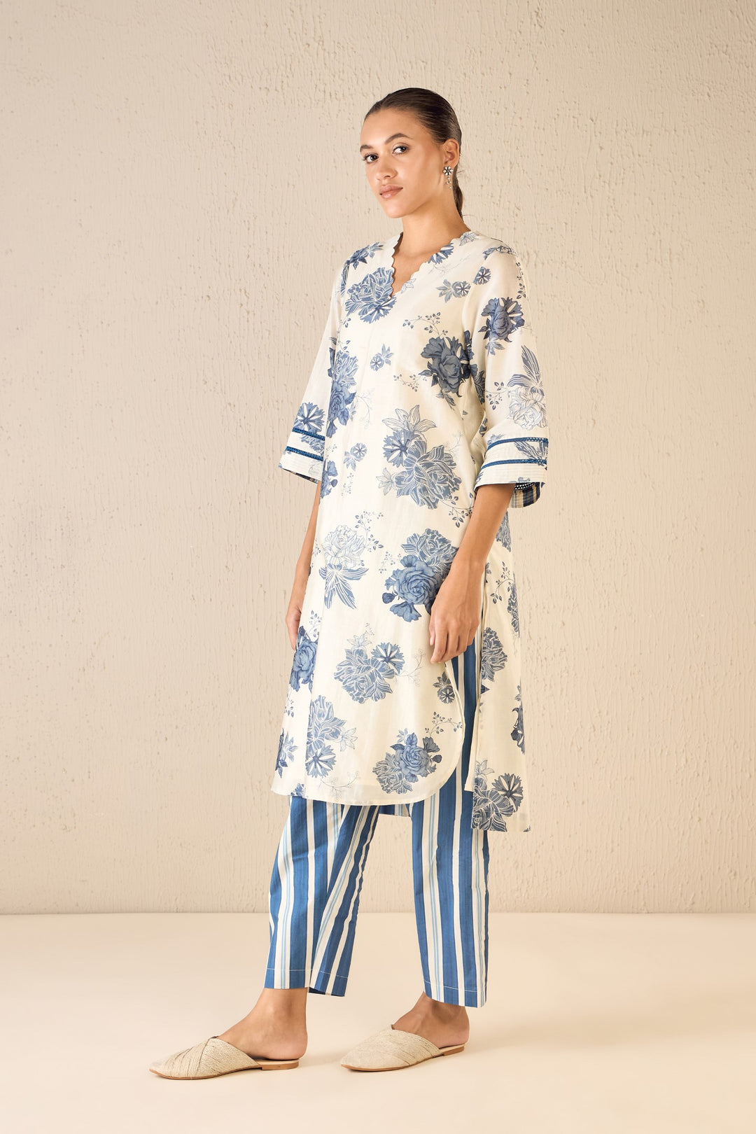 FLORAL FANTASY: BLUE FLORAL SCALLOP NECK KURTA