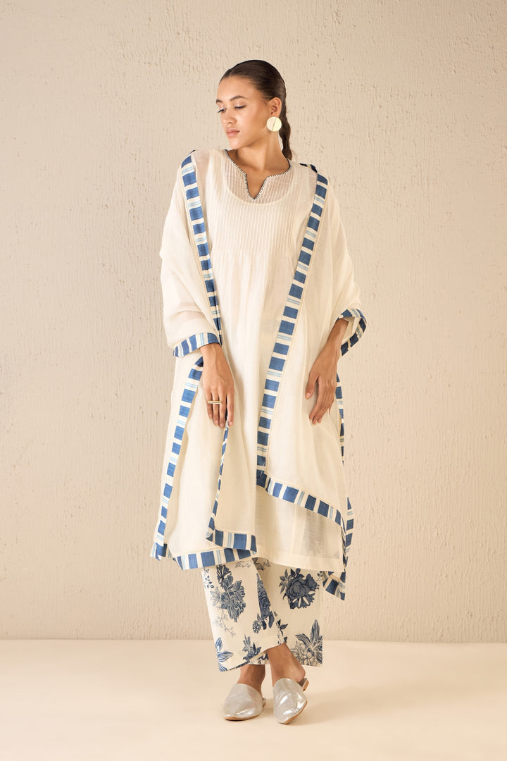 FLORAL ODYSSEY: IVORY CHANDERI PINTUCK CHOGA SET