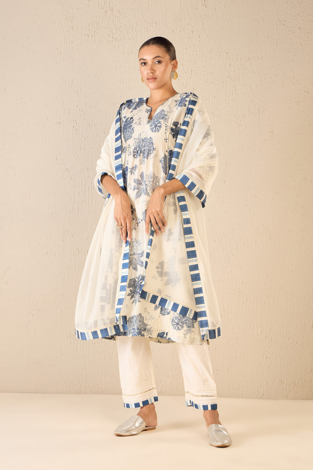 FLORAL FANTASY: BLUE FLORAL CHOGA SET