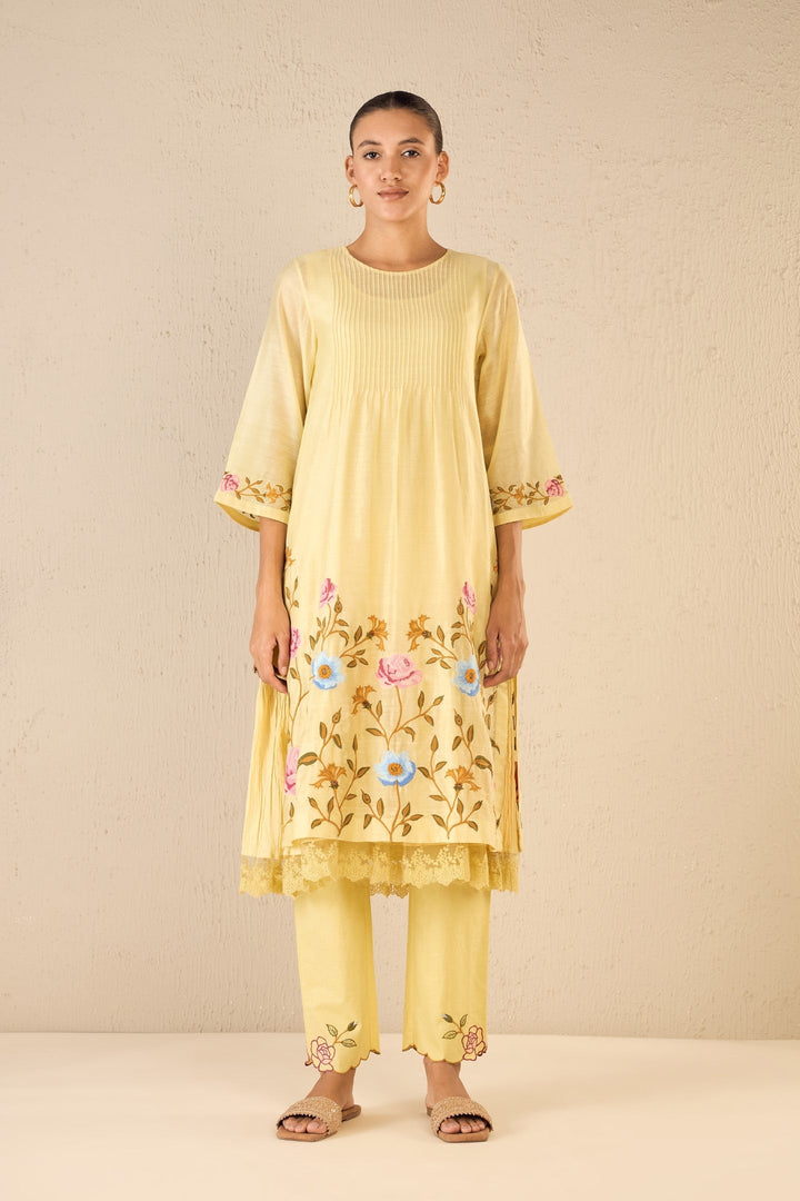 PETAL PATH: YELLOW FLORAL EMBROIDERY SCALLOPED PANTS