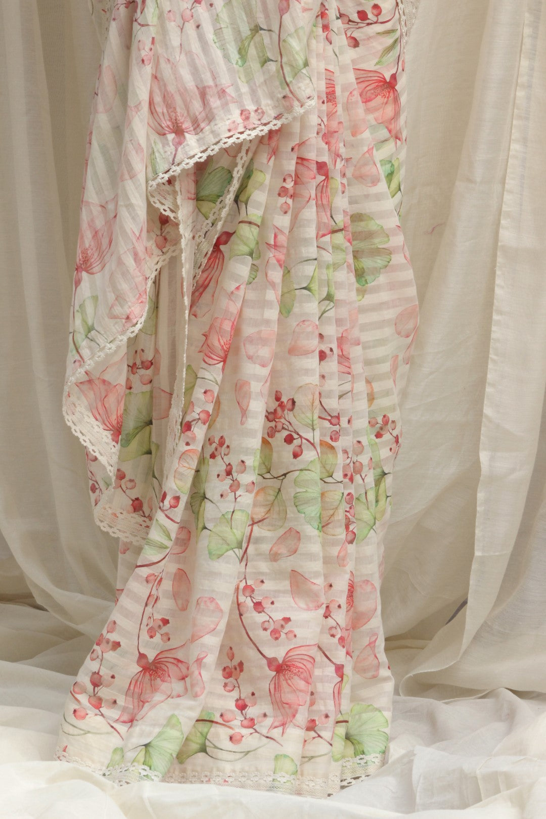 IVORY MANGNOLIA FLORAL HANDWOVEN STRIPE CHANDERI SAREE