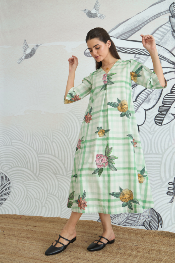 GREEN CHECK V-NECK LONG DRESS WITH SLEEVES