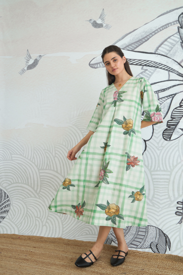 GREEN CHECK V-NECK LONG DRESS WITH SLEEVES