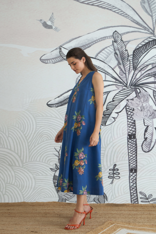 BLUE FLOWER V-NECK LONG DRESS