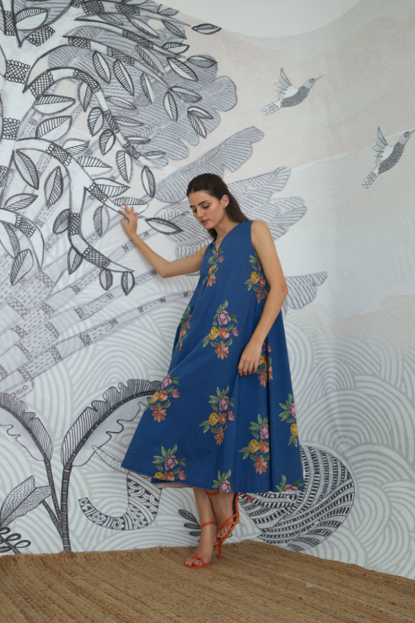 BLUE FLOWER V-NECK LONG DRESS