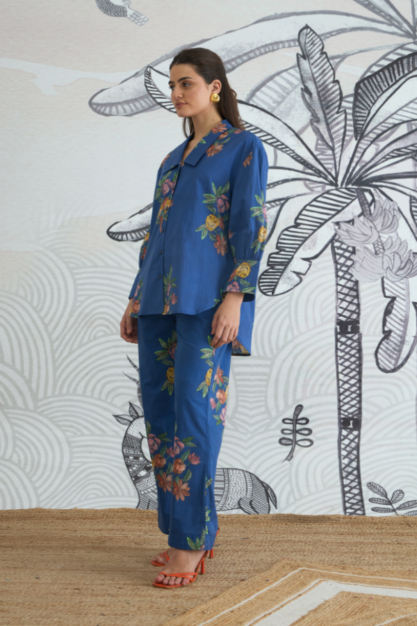 BLUE FLOWER BIG COLLAR SHIRT WITH BLUE FLOWER PANTS