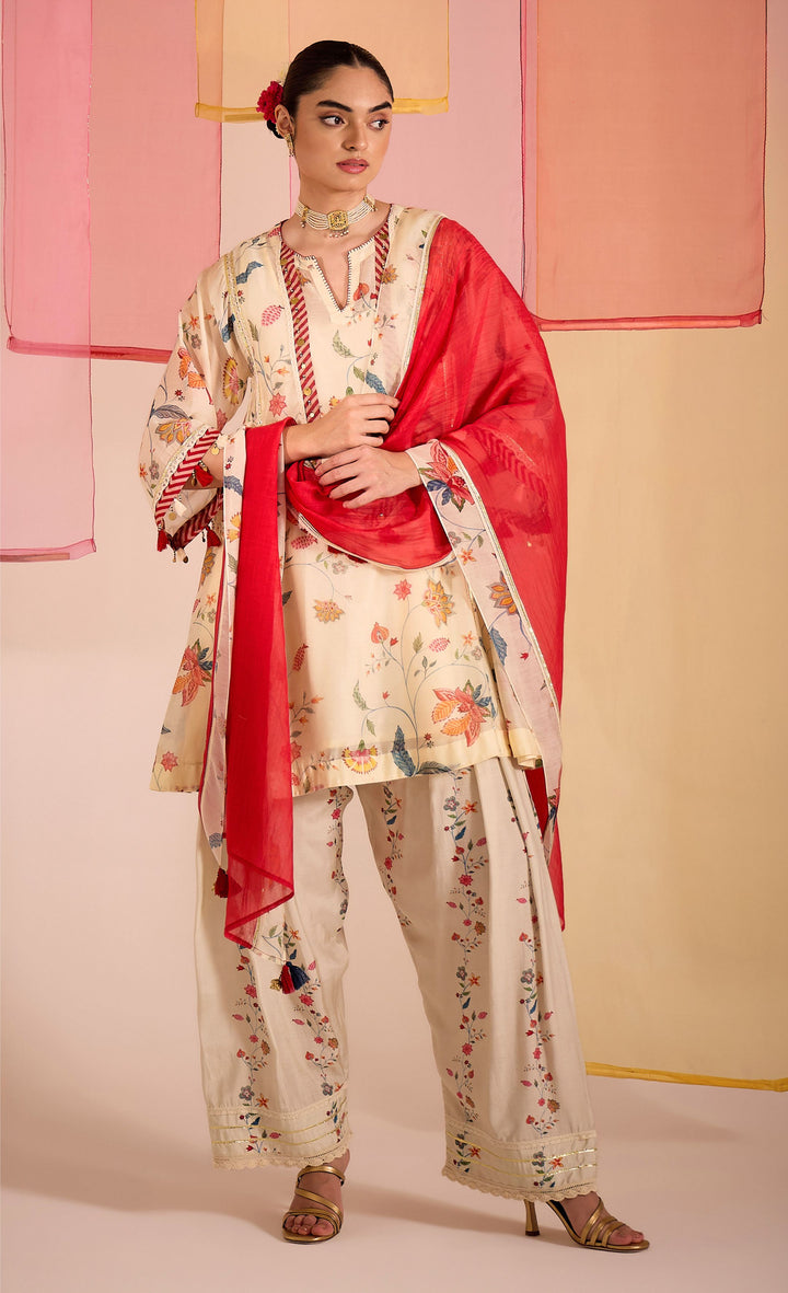 SAMAHAR:Coral Pink Dupatta with Chintz Border