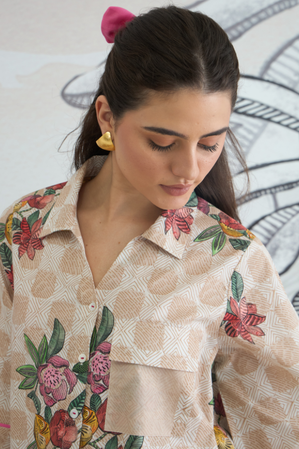 BEIGE CHECK FLOWER CROP SHIRT