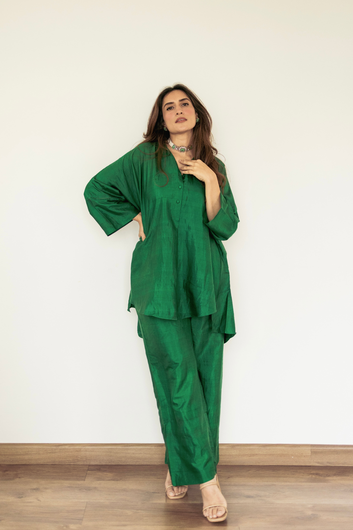 Urmi Daga in Our Ira silk Co-ord set