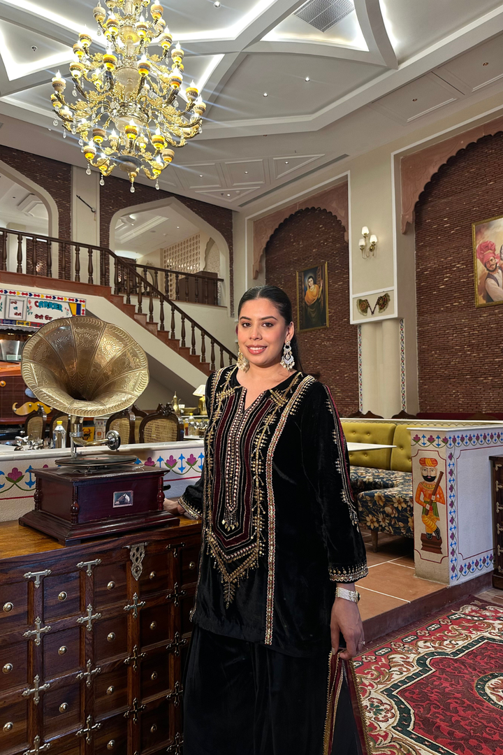 BLACK ORGANZA DUPATTA WITH RED BORDER