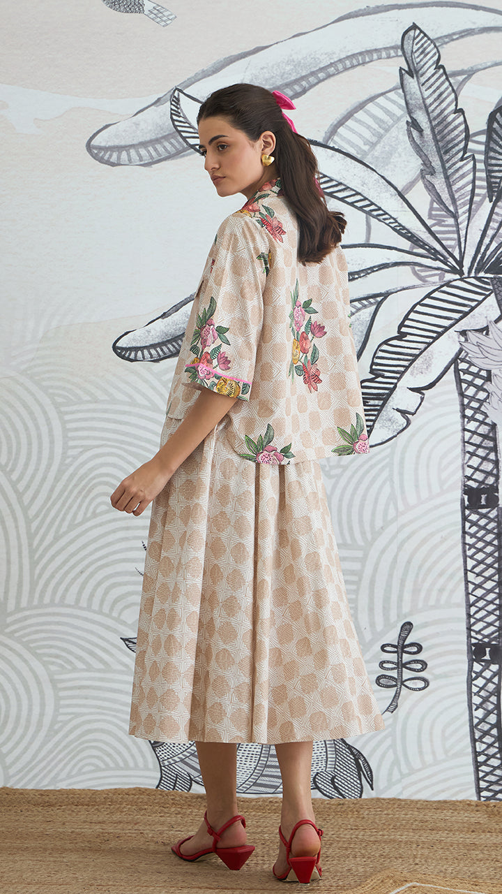 BEIGE CHECK FLOWER CROP SHIRT