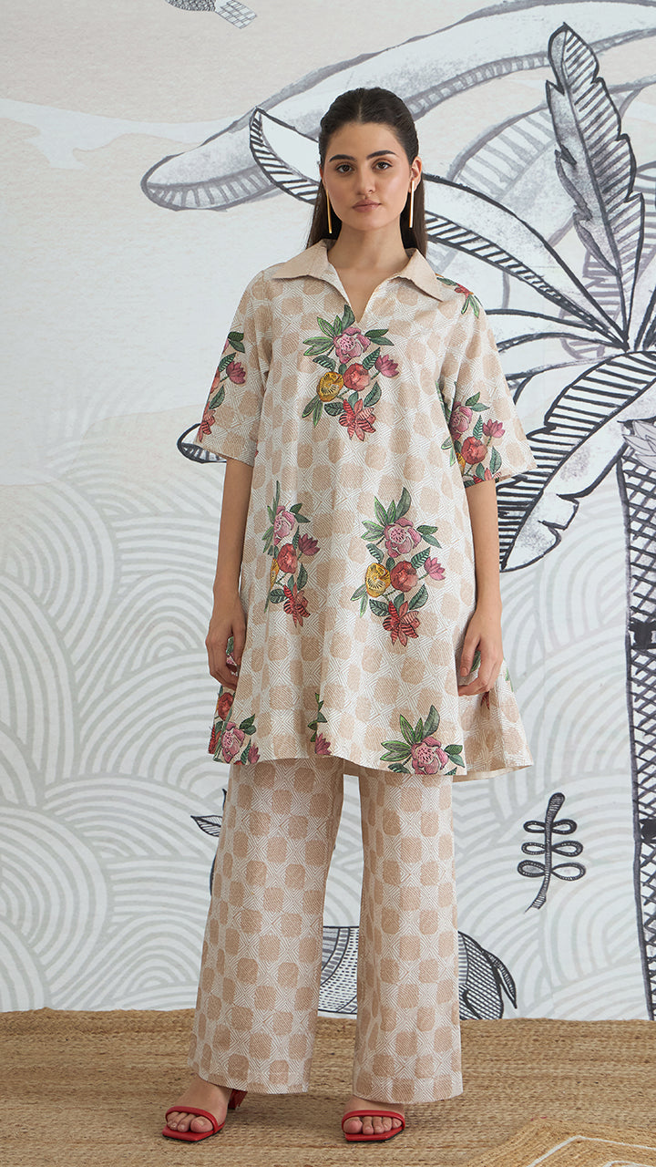 BEIGE CHECK FLOWER BOX PANTS