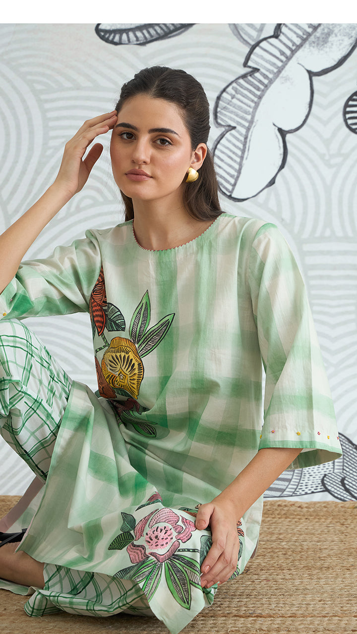 GREEN CHECK FLOWER PLACEMENT KURTA