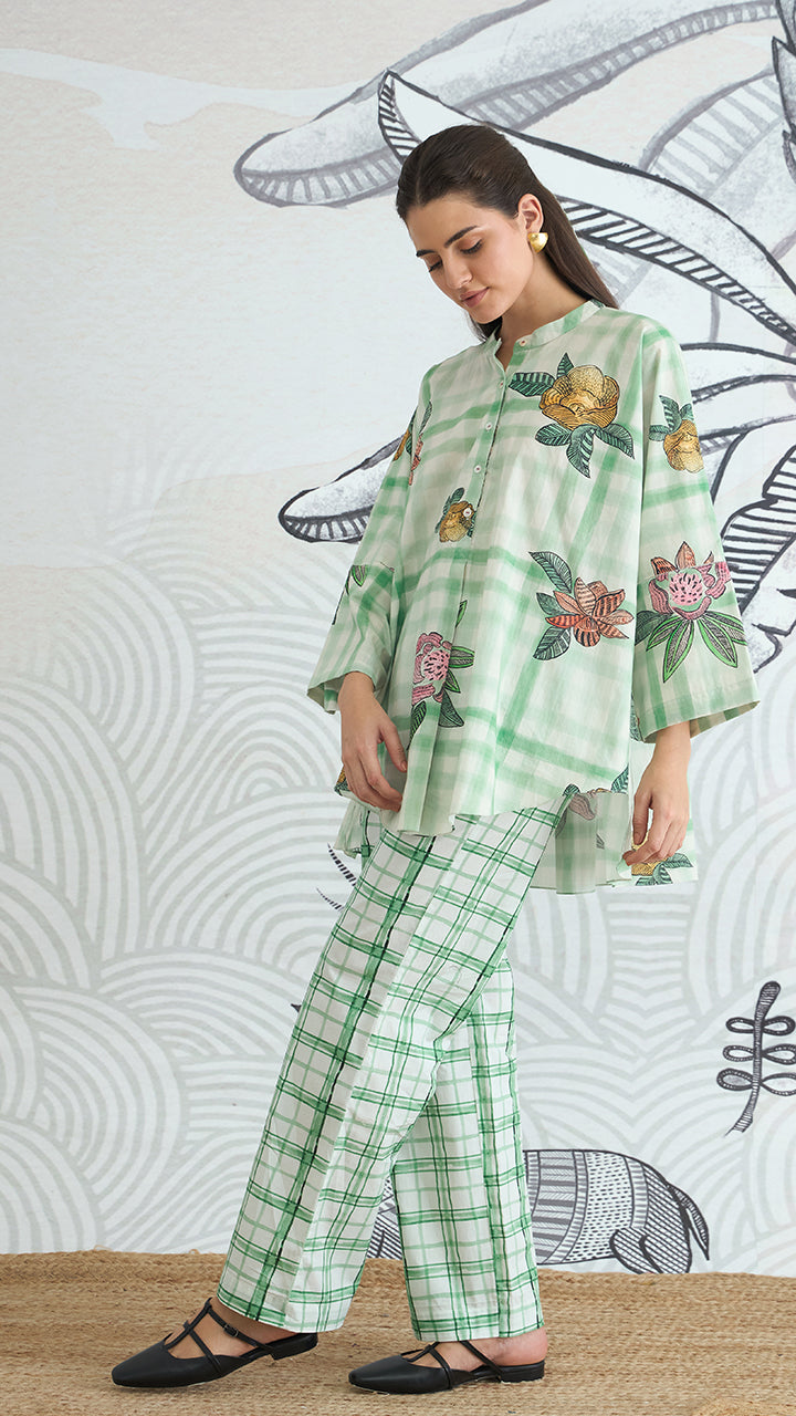 GREEN CHECK FLOWER PLACEMENT GREEN CHECK PANTS