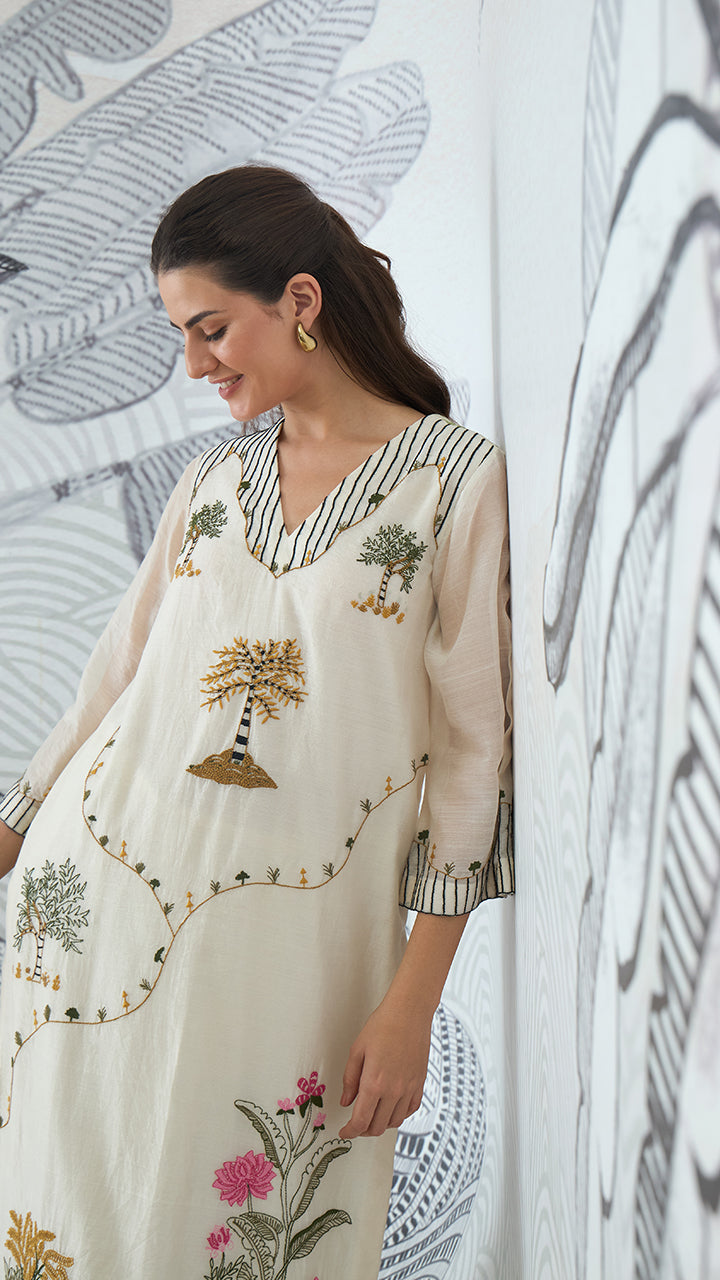 MOUNTAIN EMBROIDERY KURTA WITH PANTS