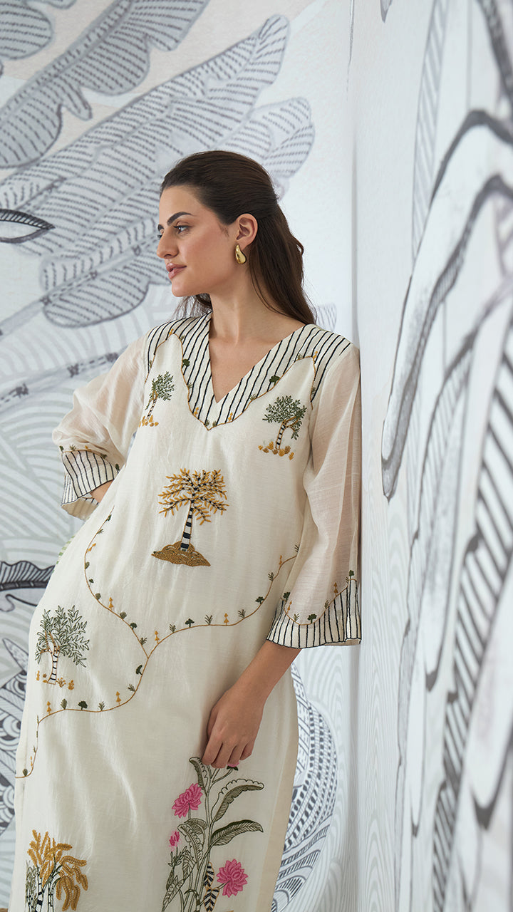 MOUNTAIN EMBROIDERY KURTA