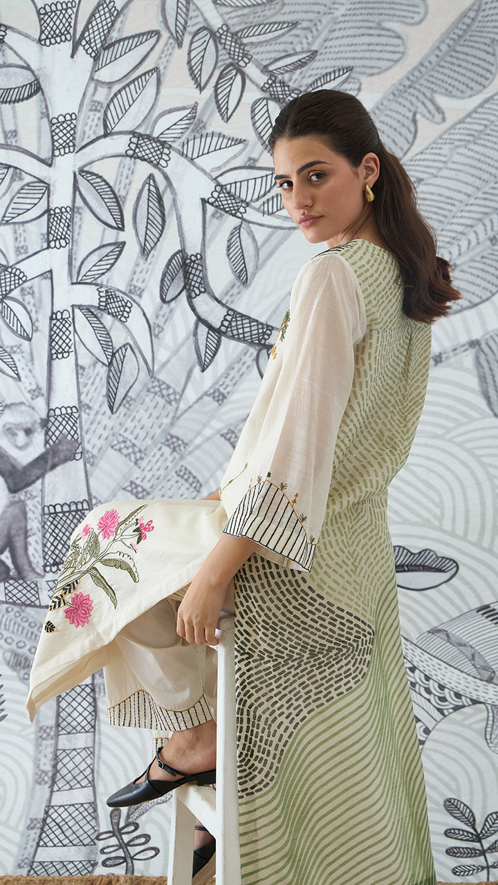 MOUNTAIN EMBROIDERY KURTA WITH PANTS