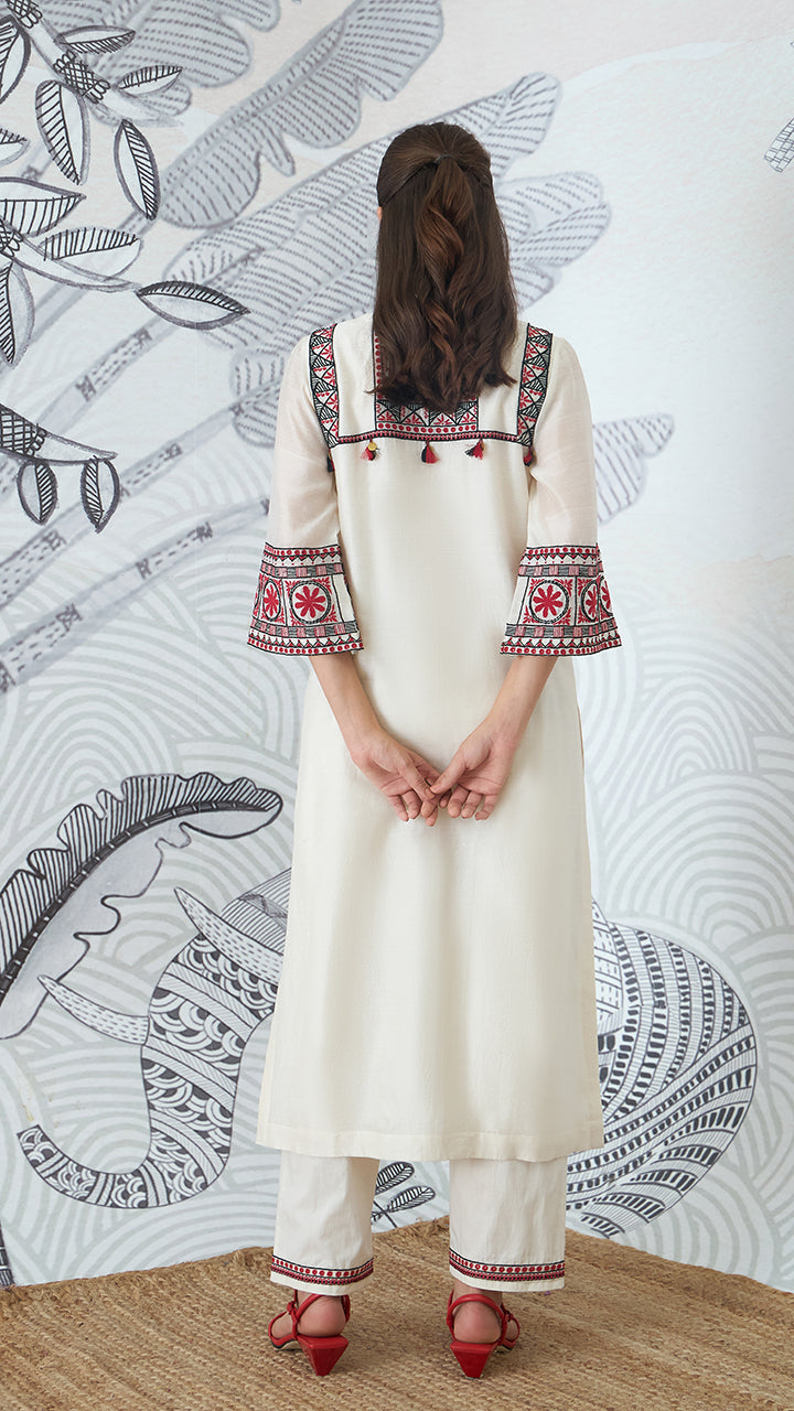 IVORY EMBROIDERY KURTA