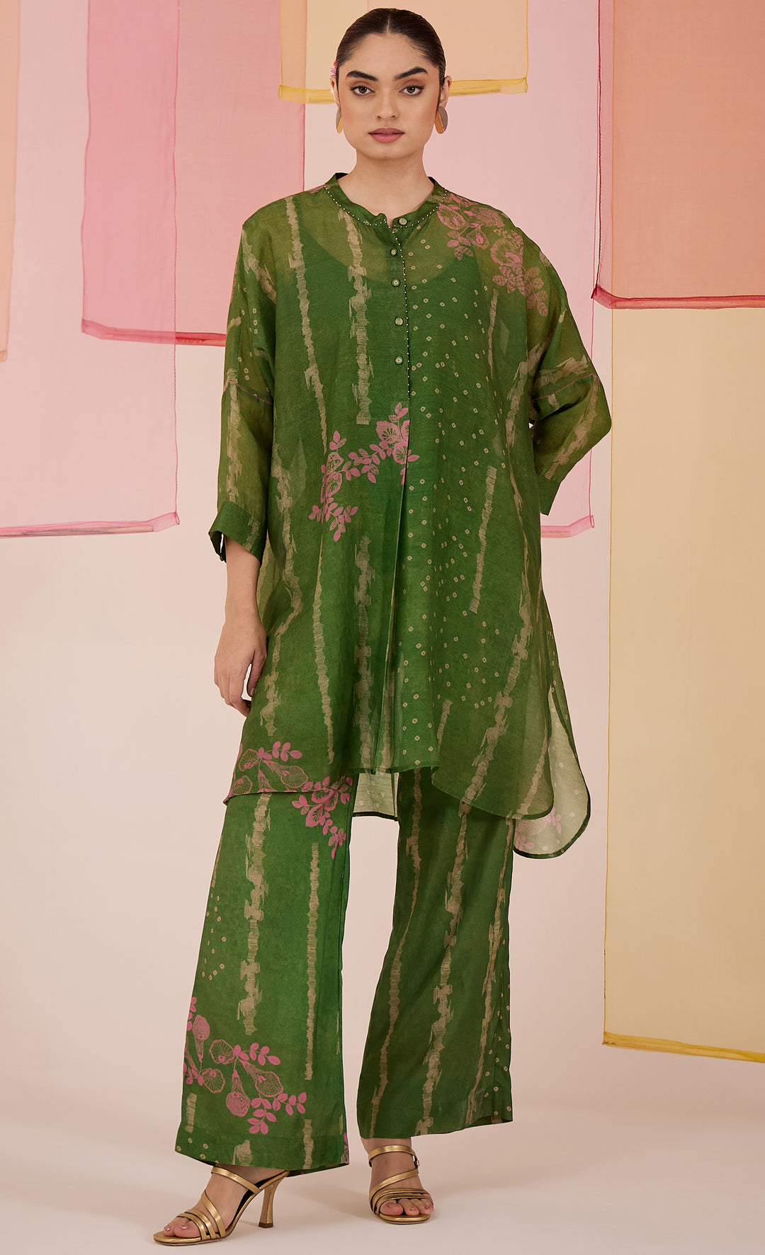 SAMAHAR: Green Cotton Silk Straight Pant