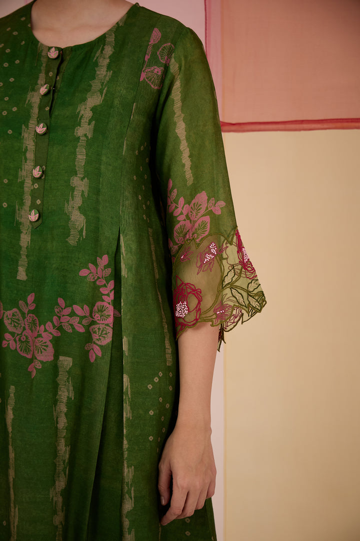 SAMAHAR: Green Cotton Silk Box Pleat Kurta