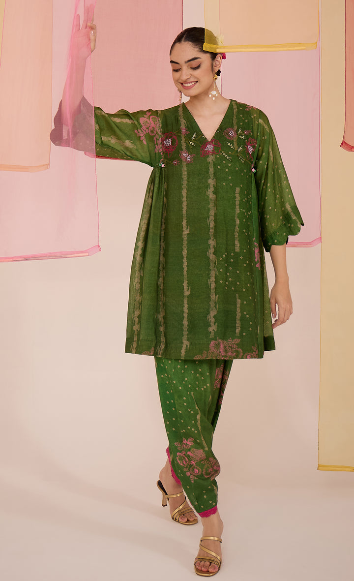 SAMAHAR: Green Side Gather Coord set