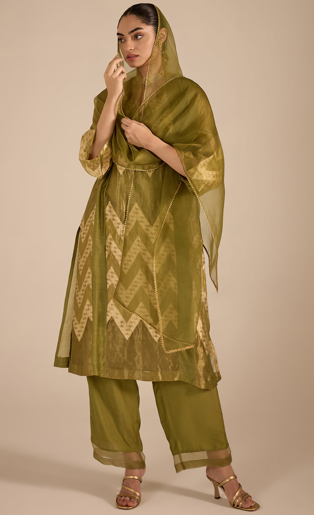 Baithak:  Green Dupatta