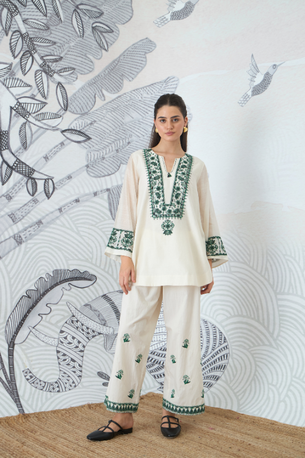 GREEN YOKE EMBROIDERY SHORT TUNIC WITH PANTS