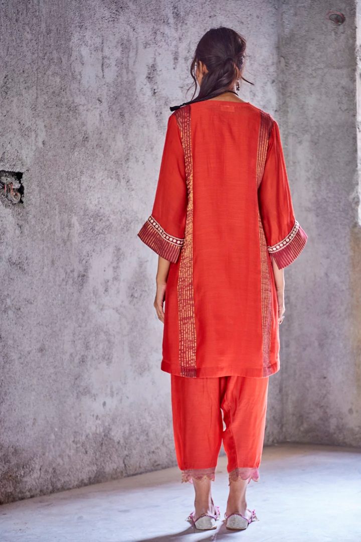 RED HANDWOVEN ZARI STRIPE CHANDERI EMBROIDERED LAXMI KURTA SET