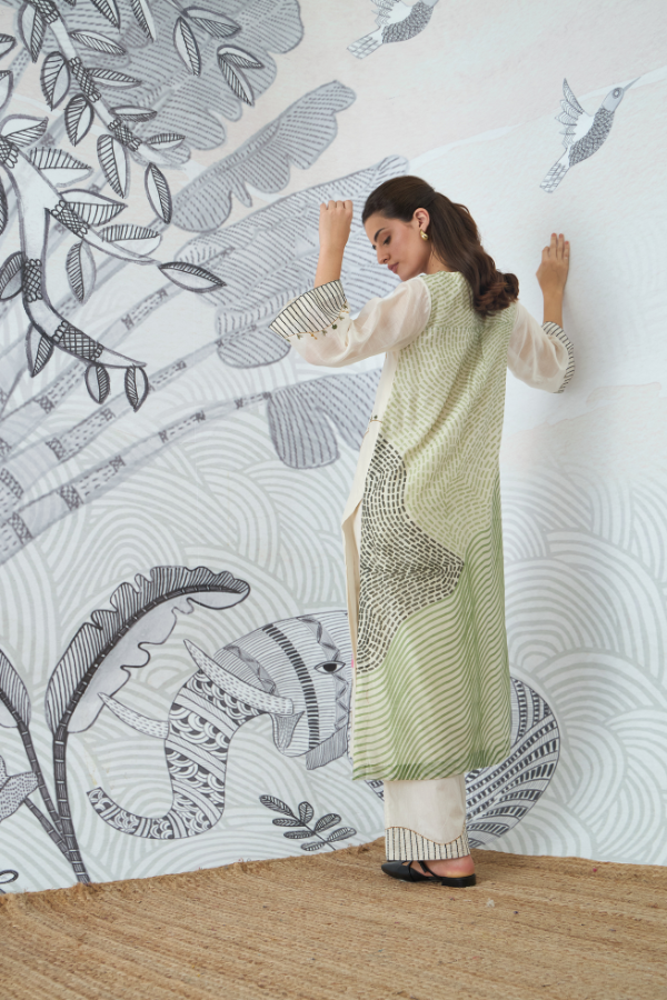 MOUNTAIN EMBROIDERY KURTA WITH PANTS