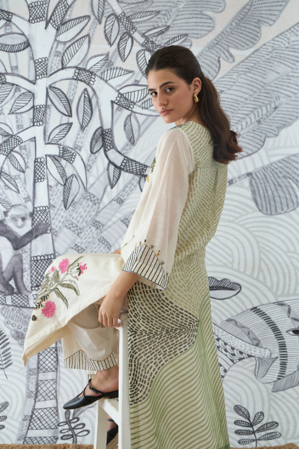 MOUNTAIN EMBROIDERY KURTA WITH PANTS