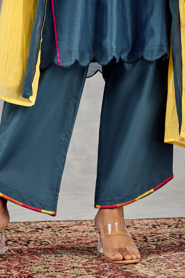 BLUE ZIG-ZAG EMBROIDERY SLOPE PANT