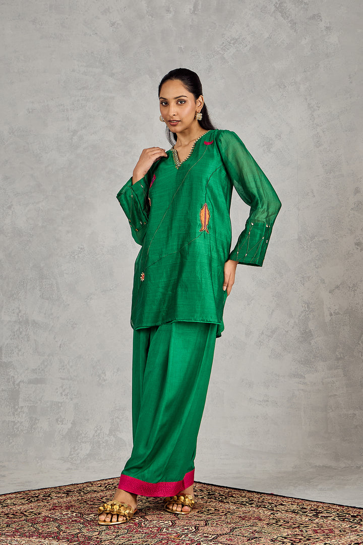 GREEN FISH PATCH EMBROIDERY SHORT TUNIC SET