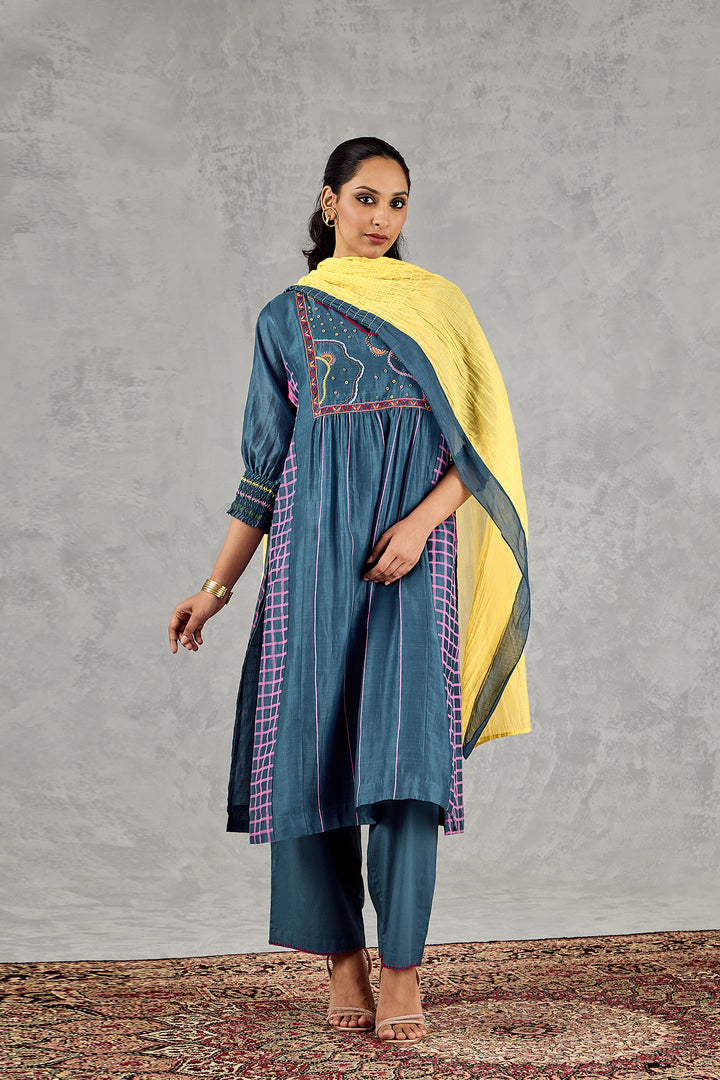 OLIVE YELLOW WITH BLUE BORDER SMOCKING DUPATTA