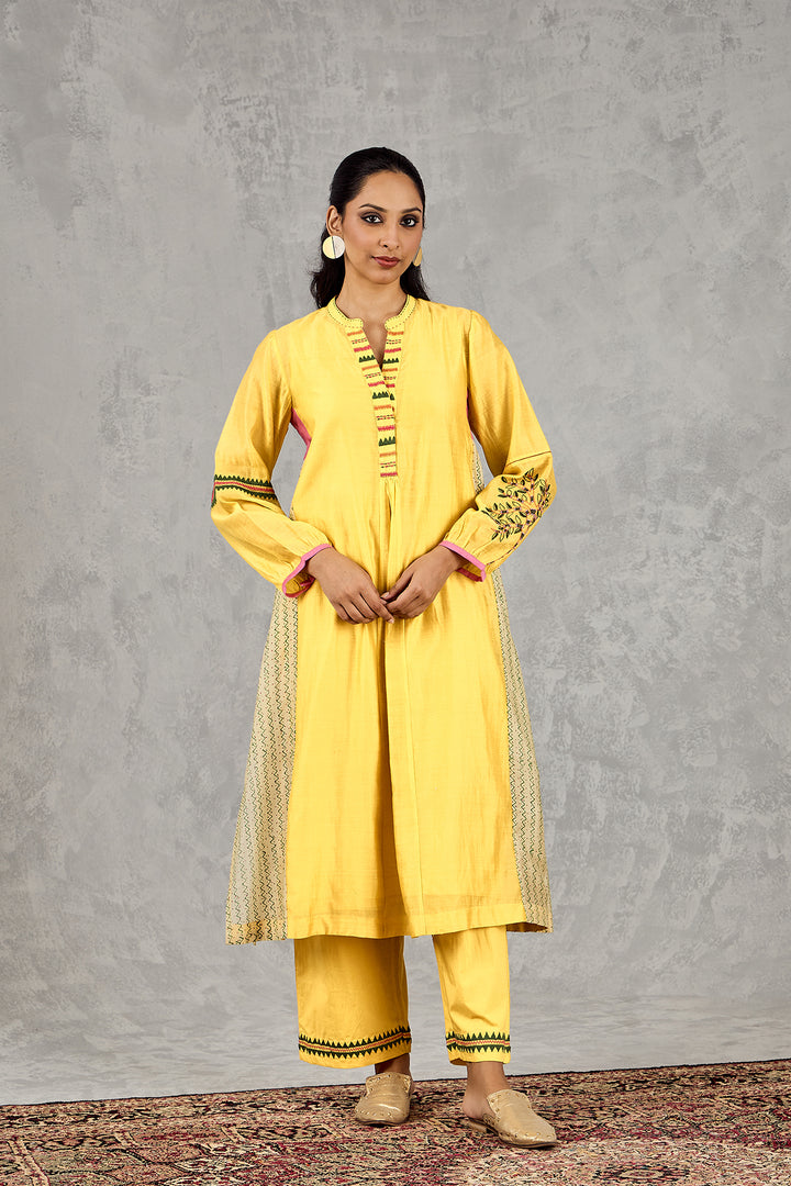 YELLOW ZIG-ZAG SIDE KALI KURTA SET