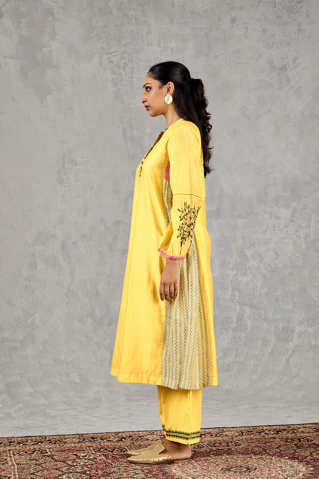 YELLOW ZIG-ZAG SIDE KALI KURTA SET