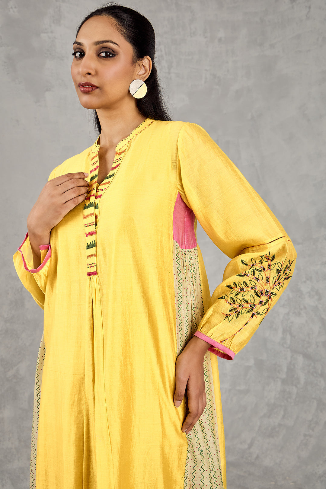 YELLOW ZIG-ZAG SIDE KALI KURTA SET