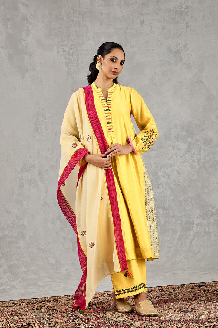 YELLOW ZIG-ZAG SIDE KALI KURTA SET