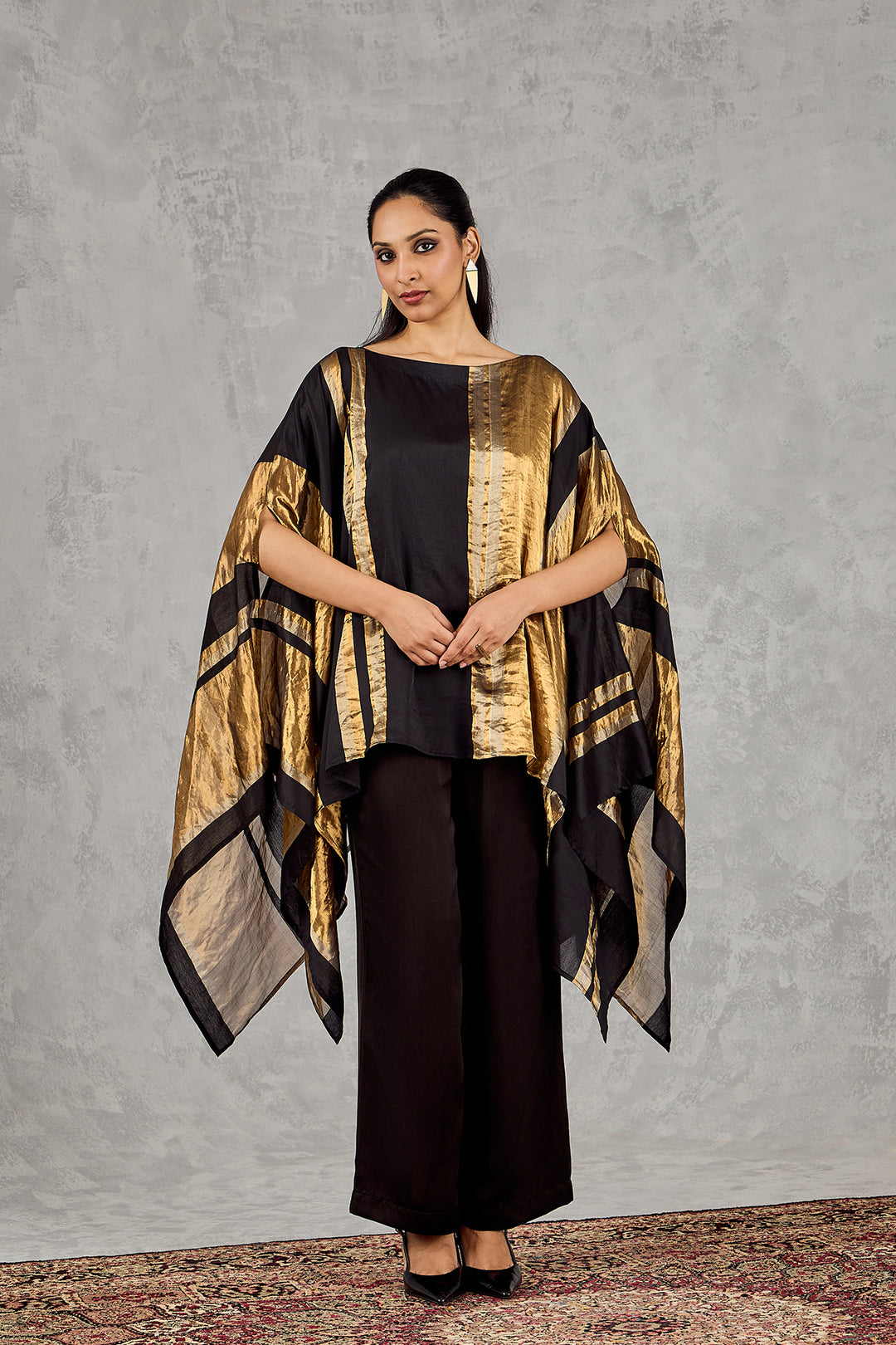 BLACK ASYMMETRICAL CAPE SET