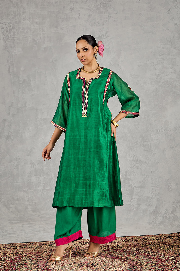 GREEN B/W EMBROIDERY CHOGA SET