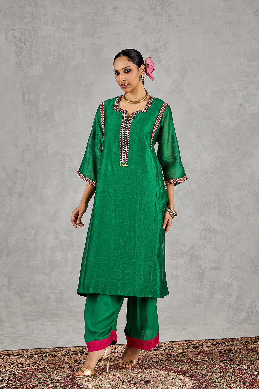 GREEN B/W EMBROIDERY CHOGA SET