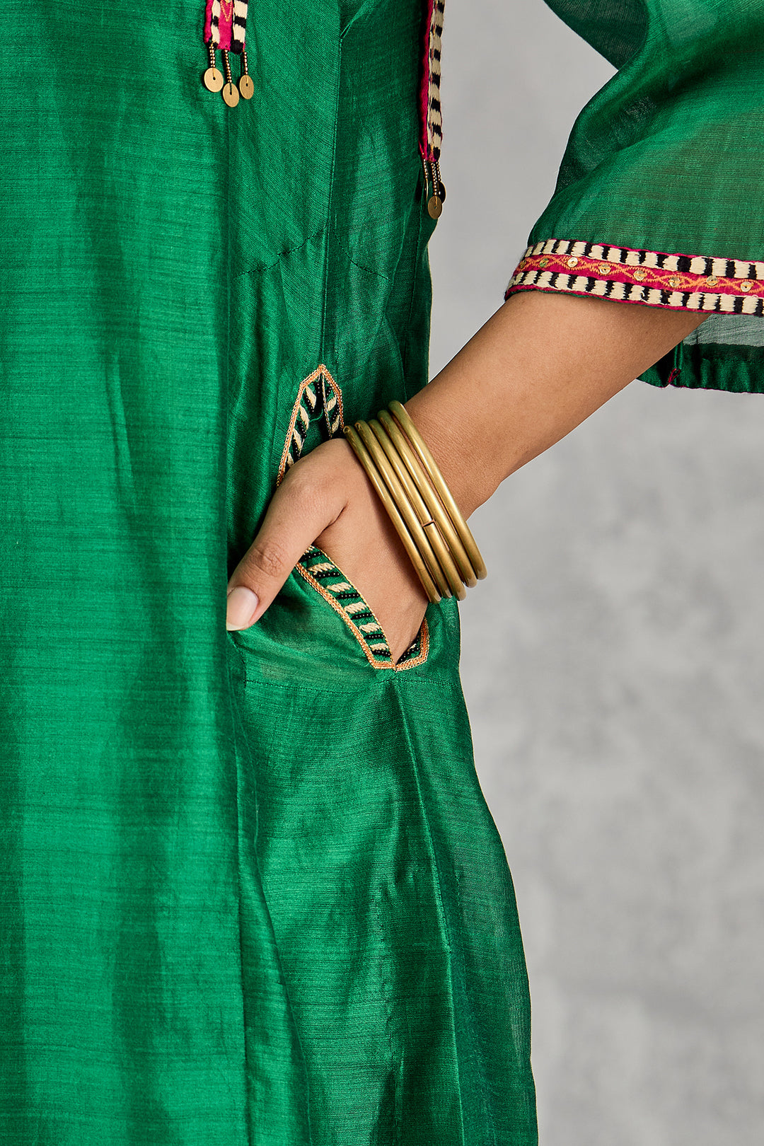 GREEN B/W EMBROIDERY CHOGA SET
