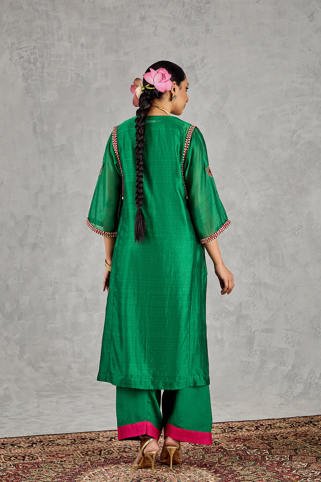 GREEN B/W EMBROIDERY CHOGA SET