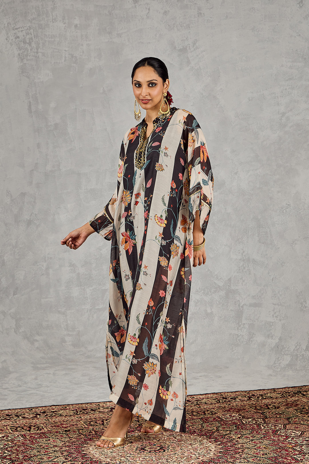BLACK AND WHITE CHINTZ KAFTAN