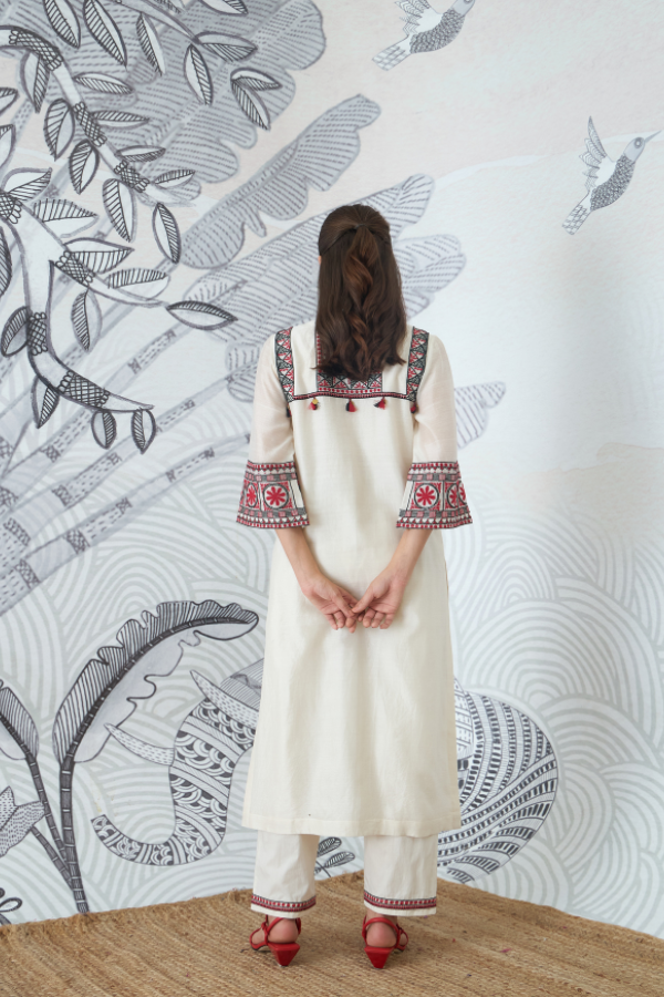 IVORY EMBROIDERY KURTA